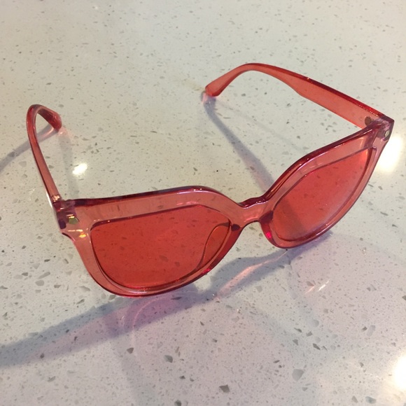 3/$25 Oversized Translucent Red Sunglasses 🕶 - Picture 2 of 4
